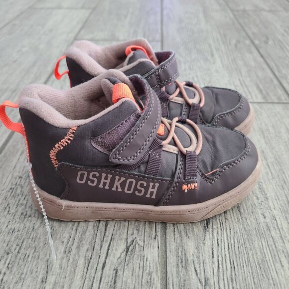 OshKosh B'Gosh toddler ankle high taupe colored sneakers size 8 - Picture 3 of 12